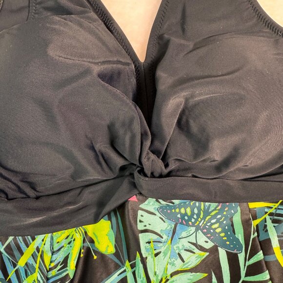 SUMMER MAC SIZE MEDIUM TROPICAL ONE PIECE SWIM DRESS WITH ATTACHED SHORTS - Picture 5 of 8